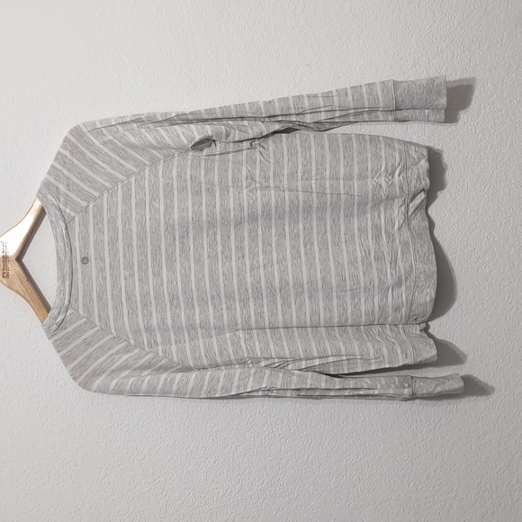 4/$12 Active Life Crossover Hem Athletic Sweatshirt Gray White Stripes Large - Picture 6 of 6
